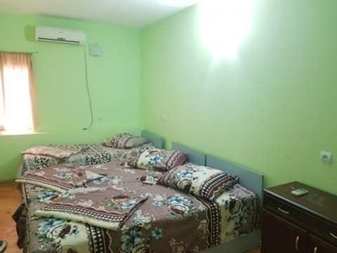 Old House Hotel Уреки Екстериор снимка