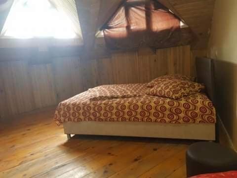 Old House Hotel Уреки Екстериор снимка